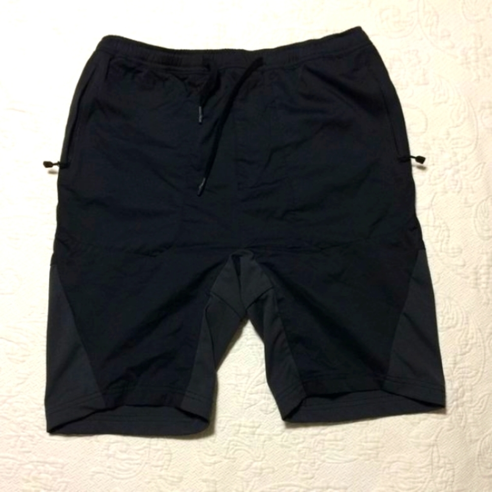 Burton Thirteen Shorts Size XL Black and Gray
